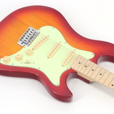 Strinberg STS100 - Cherry Burst - Gigbag included image 3