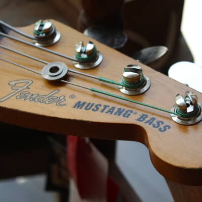 FENDER Justin Meldal-Johnsen Road Worn Signature Mustang Bass,  Faded Daphne Blue, GIGBAG, 3, 80 KG imagen 10