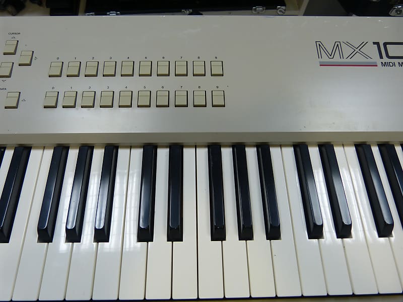 【希少品】AKAI アカイMX1000 MIDI KEYBOARD キーボード Akai MX1000 Master MIDI Controller Keyboard - YouTube