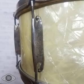 vintage 1940s WFL 7x14 Zephyr lug 3 ply snare drum in White Marine Pearl image 7