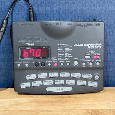 [Excellent] Zoom RT-123 Drum & Bass Machine