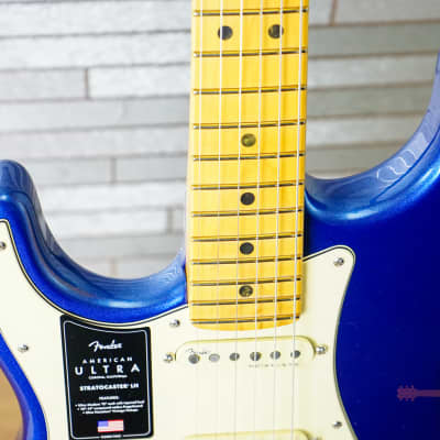 Fender American Ultra Stratocaster Left-Handed with Maple Fretboard - Cobra Blue image 6