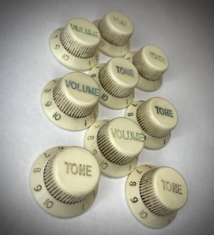 Mojo Guitars Aged /Relic Strat Knobs (Rounded)Parchment Reverb