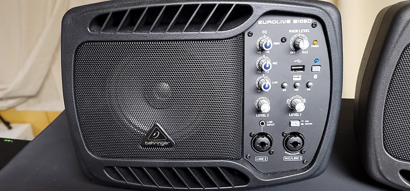 Behringer B105D Powered PA/Monitor Speakers with MP3 Player