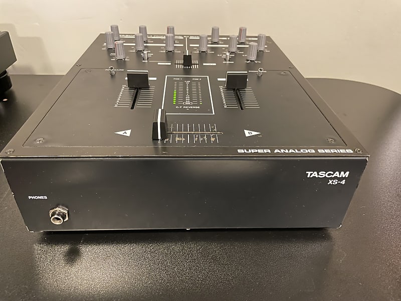 Tascam XS-4 Ecler HAK 300 Clone DJ Analog Scratch Battle