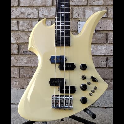 Fernandes MB-85/90 Mockingbird Bass 1985-95 White (faded to cream) image 3
