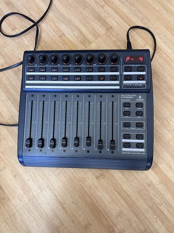 ベリンガー　BEHRINGER BCF2000　MIDIコントローラ－ Behringer BCF2000 MIDI Controller | zZounds