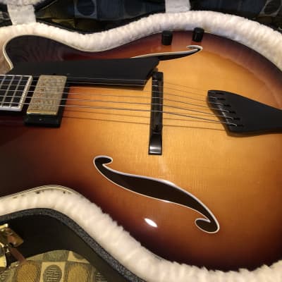 Benedetto 16B Archtop Jazz Guitar Antique Burst Circa 2019 Burst image 1