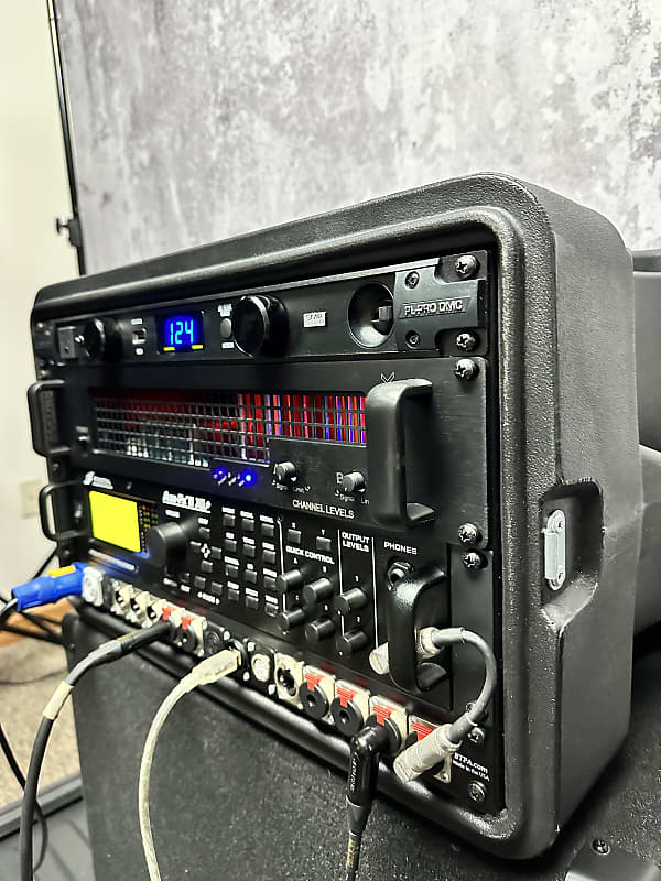 Axe FX II XL+ 6U Rack with Matrix GT1000FX Power Amp Furman Axe FX II XL+ 6U Rack with Matrix GT1000FX Power Amp Furman