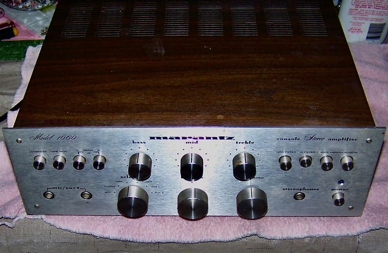 Marantz Model 1060 30-Watt Stereo Solid-State Integrated Amplifier 1971 - 1976  			