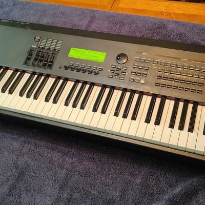 Yamaha S90 Synthesizer / Stage Piano
