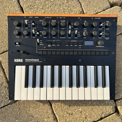 Korg Monologue Monophonic Analog Synthesizer - Black w/Sequenz Case