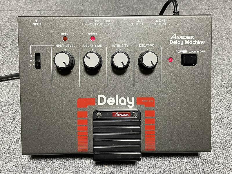 AMDEK DMK100 BBD Analog Delay MN3005 chip Reverb