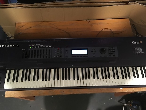 Kurzweil K2600X 88 fully weighted Keyboard synthesizer w/ internal SCSI, base Piano and Contemporary ROM image 1