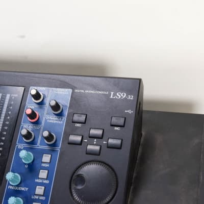 Yamaha LS9-32 32-Channel Digital Mixing Console CG00TEU image 2