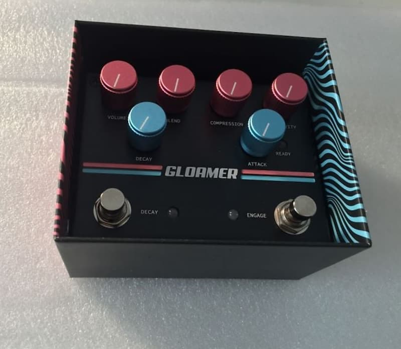 Pigtronix Gloamer Analog Polyphonic Amplitude Synthesizer Pedal w/ Original box & paperwork image 1