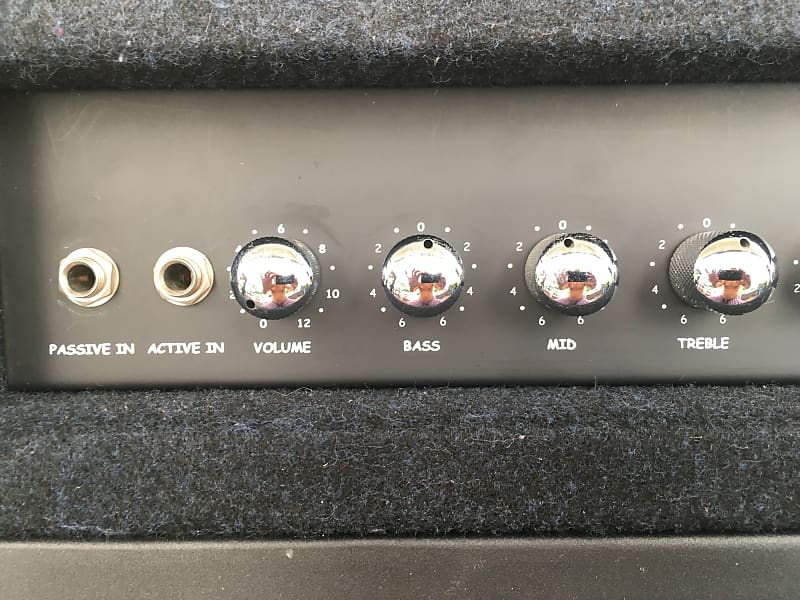 W BLUE CAB 60.1 ベース用アンプ DISC Warwick Blue Cab 60.1 60 Watt Bass Combo Amp | Gear4music