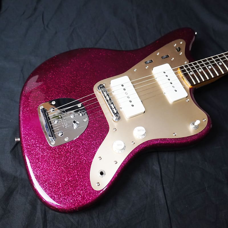 ギター Fender Japan J.Mascis Jazzmaster Fender's J Mascis | Vintage Guitar® magazine