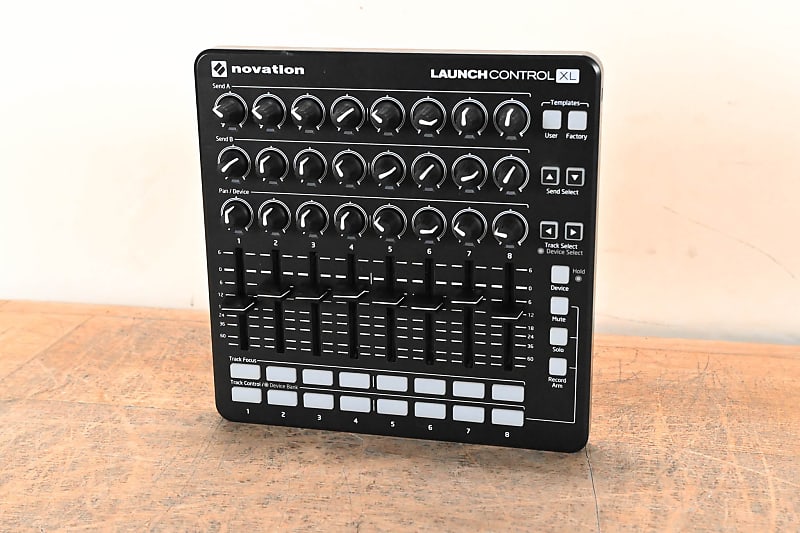美品 Novation Launch Control XL MK2 Launch Control XL MK2 - Refurbished | Novation