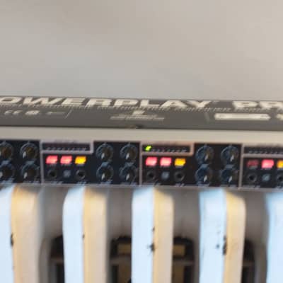 Behringer Powerplay Pro HA4600 4-Channel Headphone Amplifier Behringer Powerplay Pro HA4600 4-Channel Headphone Amplifier