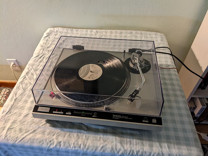 Technics SL-1600 MK2 ターンテーブル（希少品、美品） Classic Technics SL-1600 Mk2 Turntable, Please Read, Parts