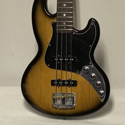 Short Scale Wombat JB4 bass by Form Factor Audio Light weight image 3