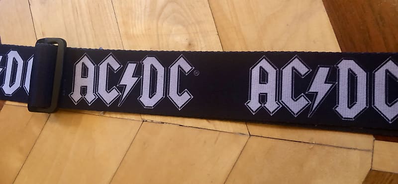 Perri’s Leathers AC/DC GUITAR/BASS/ACOUSTIC GUITAR 39