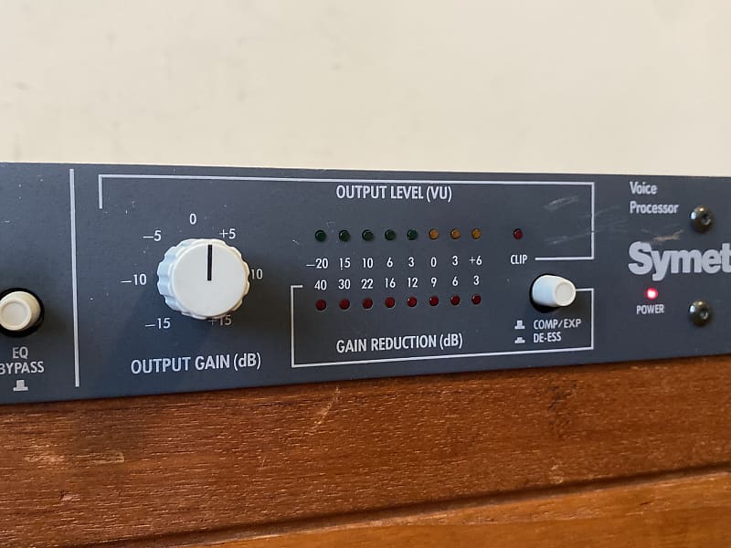 Symetrix 528E ボーカル、ボイスオーバー特化型 チャンネル