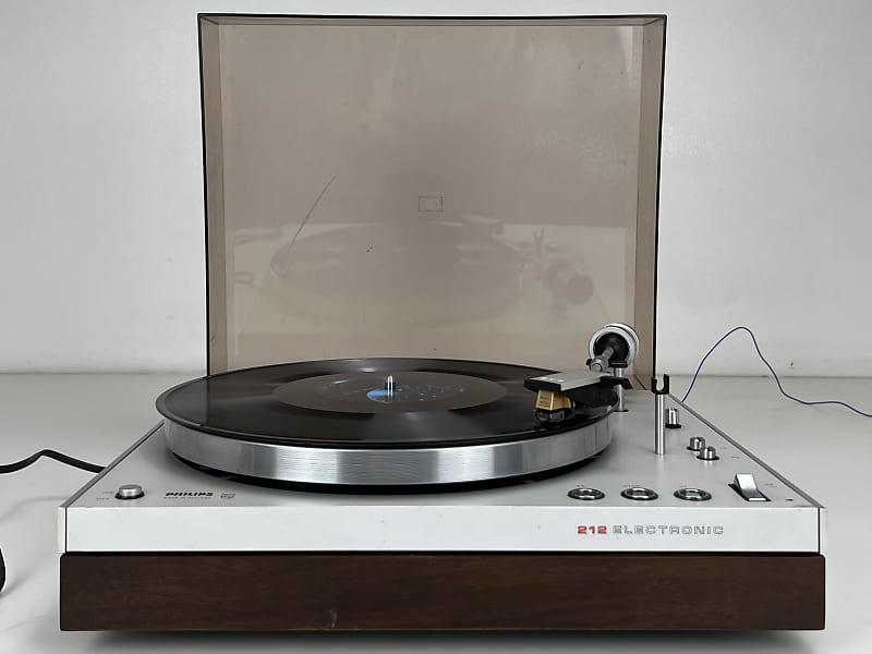 Phillips 212 Electronic turntable high quality