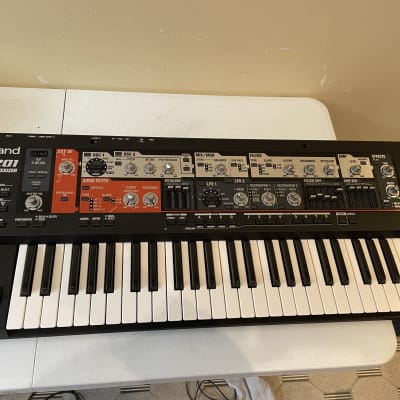 Roland SH-201 49-Key Synthesizer