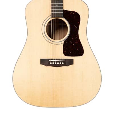 Pre Owned Guild D-40 Standard Spruce/Mahogany Dreadnought Acoustic Guitar w/ Case - Natural image 2