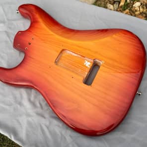 Fender American Deluxe Stratocaster Strat USA Ash BODY Cherry Sunburst image 9