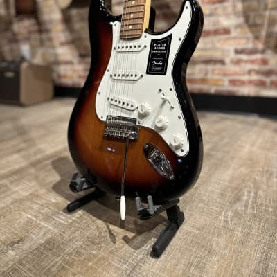 Fender Player Stratocaster - 3 Color Sunburst image 2