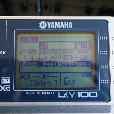 YAMAHA QY100 Portable Sequencer Arranger MIDI Sound Module Drum