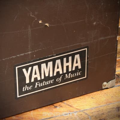 Yamaha DX-7 Digital FM Synthesizer w/ Original Brown Case 100V image 6