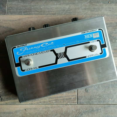 Roland AG-5 Funny Cat Harmonic Mover and Soft Distortion Sustainer