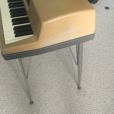 Wurlitzer 200 Electric Piano 1969 Beige Complete with Bench and Cases image 3