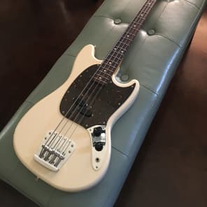Fender mustang bass cij top