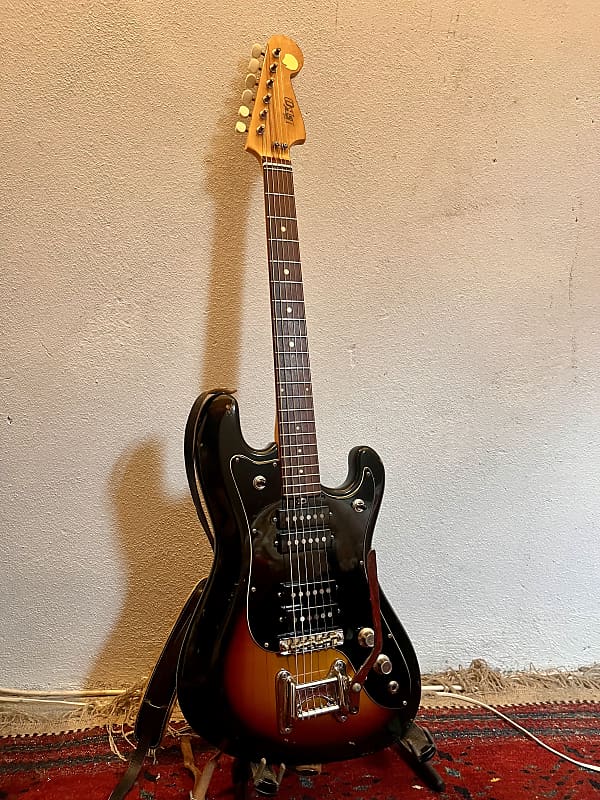 Eko Cobra IV 1965-1970 - Tri-Tone Sunburst | Reverb