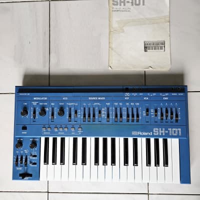 Roland SH-101 original vintage synthesizer with sequencer, blue