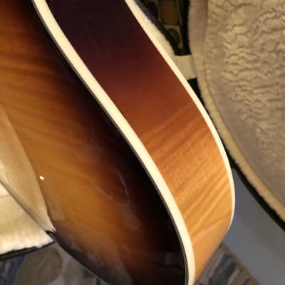 Benedetto 16B Archtop Jazz Guitar Antique Burst Circa 2019 Burst image 15