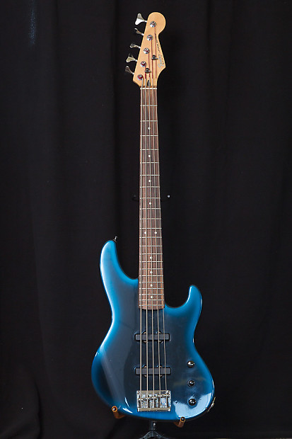 Fender jazz deals bass plus v