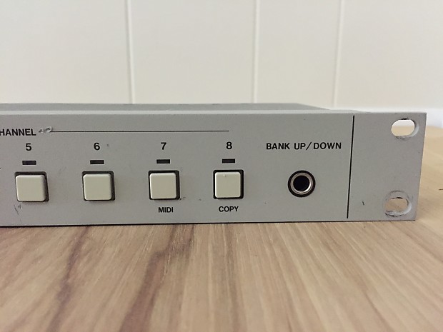 Akai ME30PII Programmable Rack Mount Midi Patch Bay *Works