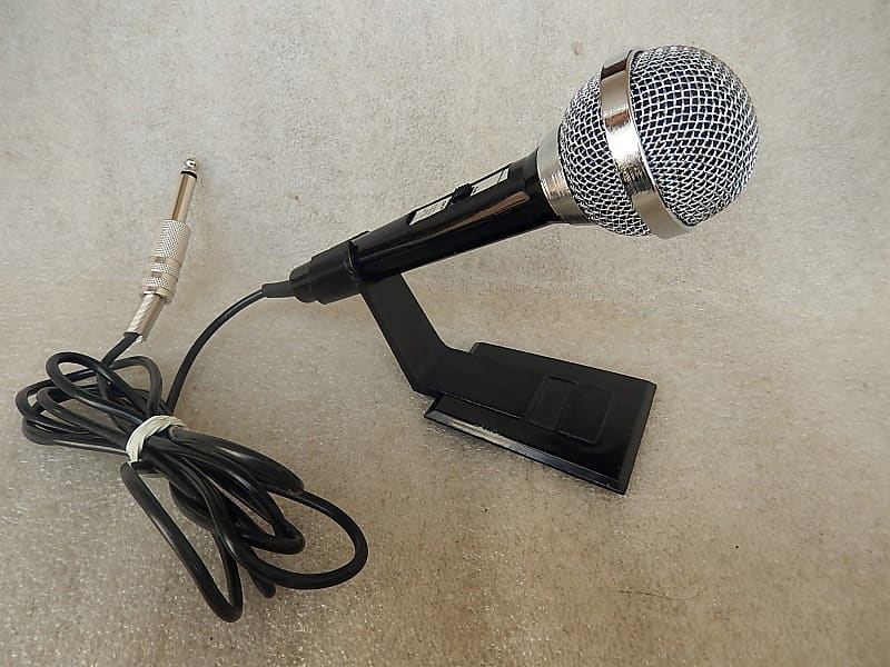 Radio Shack Dynamic Microphone 33 2001a Vintage Mic Mike 500ohm on stand