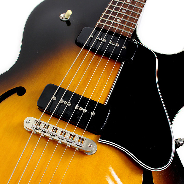 1992 Gibson ES-135 Semi Hollow Body Electric Guitar Sunburst