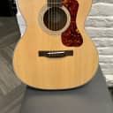 Guild Westerly Collection OM-240E Natural w/ gig bag