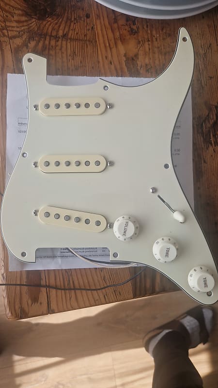 Fender Stratocaster loaded pickguard with Fender pure vintage '61 single coils image 1