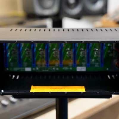 API 500-8B HC 8-Slot 500 Series Lunchbox | Reverb