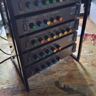 Boss Micro System Rack BMR-5 mit fünf Micro Rack Series Effektgeräte Mitte 80ger - Schwarz image 13