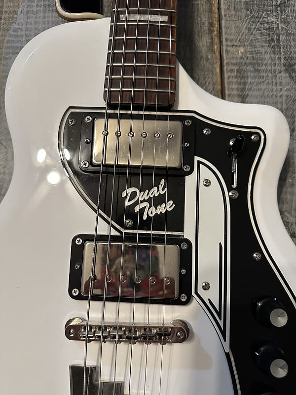 Supro David Bowie 1961 Dual Tone Hardtail Guitar